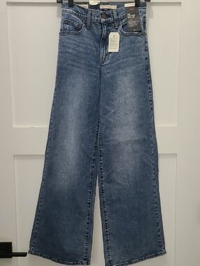 Levi's 728 Premium High Rise Wide Leg Women's Jeans - NWT